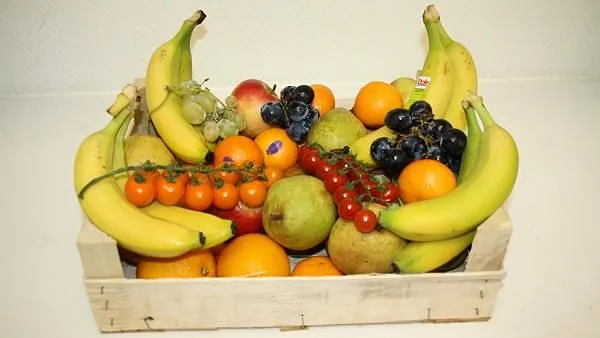 Fruitkrat vol met lekkers van nu