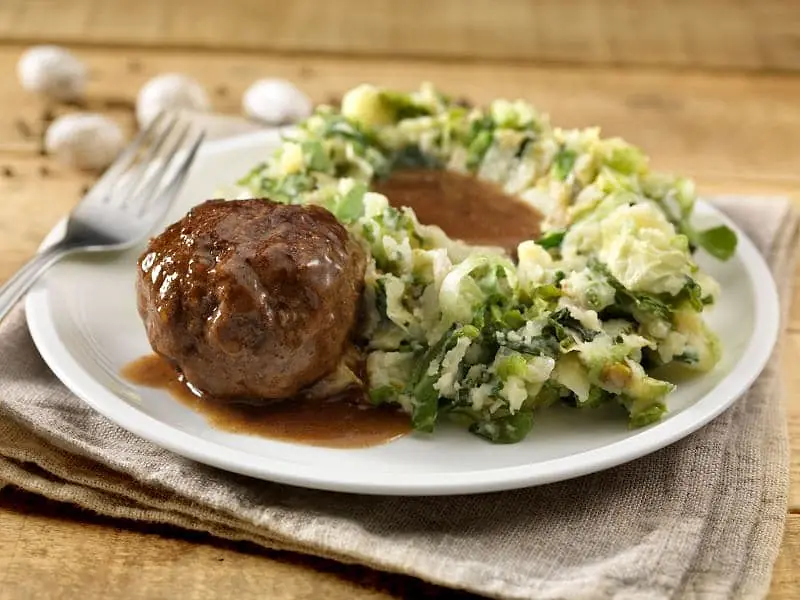 Andijviestamppot met Bal gehakt en jus